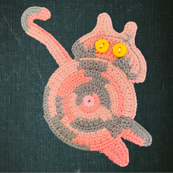 Fun Peeking Kitty Cat Butt Coasters- Cotton Yarn Knit-Button Eyes - Picture 6 of 6